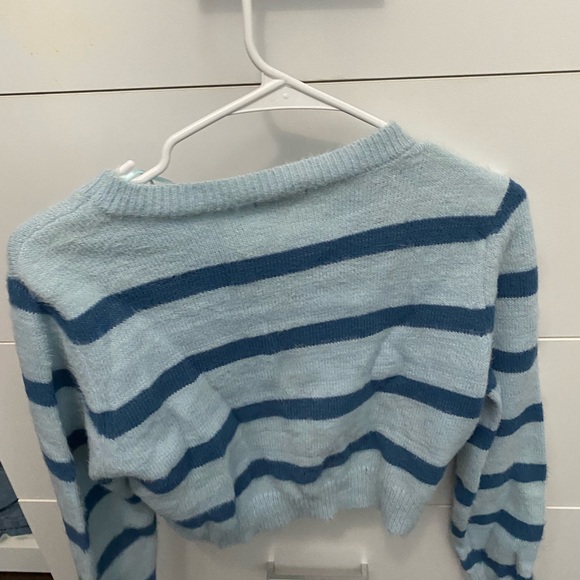 Fashion Nova crop fuzzy sweater Medium - Picture 2 of 3